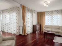 Недвижимость Трёхкомнатная квартира, Центр: 2