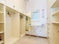Недвижимость Четырехкомнатная квартира, Центр: 22