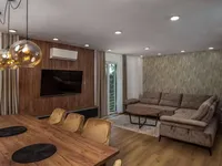 Недвижимость Семейный дом 225 м², Центр: 5