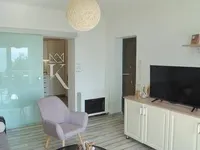 Недвижимость Трехкомнатная квартира в центре: 3