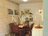 Недвижимость Трехкомнатная квартира в центре: 10