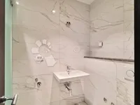 Недвижимость Четырехкомнатная квартира в центре: 9