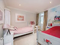 Недвижимость Cheyne Gardens: 5