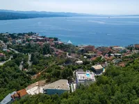 Недвижимость Трёхкомнатная квартира, Опатия: 41