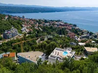 Недвижимость Трёхкомнатная квартира, Опатия: 42
