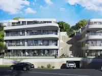 Недвижимость Трехкомнатная квартира в центре: 2
