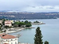 Недвижимость Трехкомнатная квартира, Центр: 5