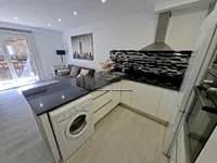 Недвижимость Furnished 2-bedroom apartment with parking: 6