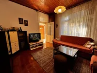 Недвижимость Двухкомнатная квартира в центре: 1
