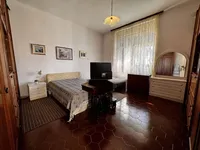Недвижимость Двухкомнатная квартира в центре: 7