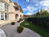 Недвижимость Family House Opatija Fields: 6