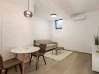 Недвижимость One-room apartment in the center: 6