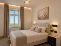 Недвижимость Three-room apartment in the center: 8