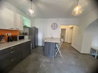 Недвижимость Three-room apartment Center: 4