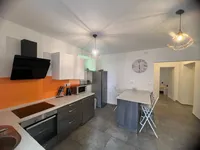 Недвижимость Three-room apartment Center: 6