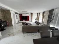 Недвижимость The Pobri Apartment Building: 1