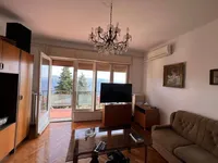 Недвижимость Four-room house in the center: 1