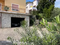 Недвижимость Four-room house in the center: 16