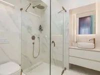 Недвижимость Three-room apartment in the center: 12