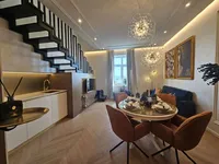 Недвижимость Three-room apartment in the center: 1