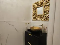 Недвижимость Three-room apartment in the center: 8