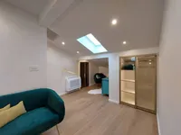 Недвижимость Three-room apartment in the center: 16