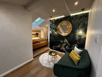 Недвижимость Three-room apartment in the center: 27
