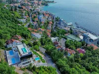 Недвижимость Двухкомнатная квартира в центре: 10