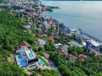 Недвижимость Двухкомнатная квартира в центре: 11