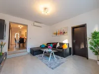 Недвижимость Three-room apartment in the center: 1