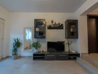 Недвижимость Three-room apartment in the center: 2