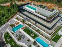 Недвижимость Двухкомнатная квартира в центре: 2