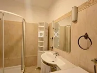 Недвижимость Two-room apartment in the Center: 9