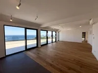 Недвижимость Four-room apartment in the city center: 10