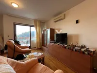 Недвижимость Четырехкомнатная квартира: 3