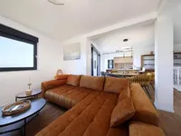 Недвижимость Two-room apartment Oprich: 8