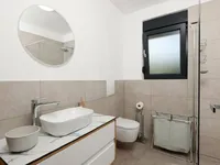Недвижимость Two-room apartment Oprich: 12