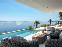 Недвижимость Three-room apartment Center: 6