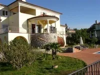Недвижимость Family house in Pobri: 5