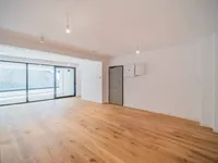 Недвижимость Three-room apartment in the center: 1