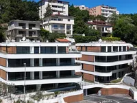 Недвижимость Three-room apartment in the center: 4