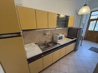 Недвижимость Two-room apartment in the city center: 8