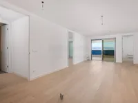 Недвижимость Three-room apartment in the center: 1