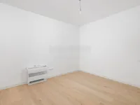 Недвижимость Three-room apartment in the center: 10