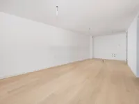 Недвижимость Three-room apartment in the center: 16
