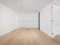 Недвижимость Three-room apartment in the center: 17