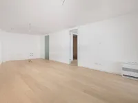 Недвижимость Three-room apartment in the center: 18