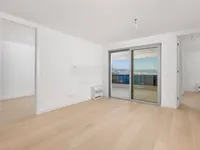Недвижимость Three-room apartment in the center: 22