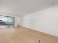 Недвижимость Three-room apartment in the center: 4