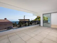 Недвижимость Three-room apartment in the center: 10